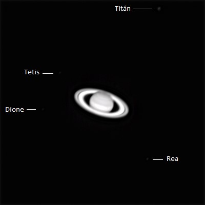 Saturno y 4 de sus lunas mas grandes